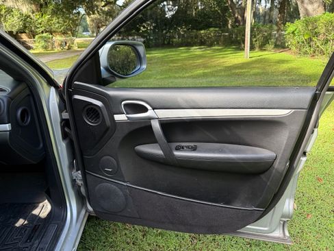 Used 2010 Porsche Cayenne GTS image 18