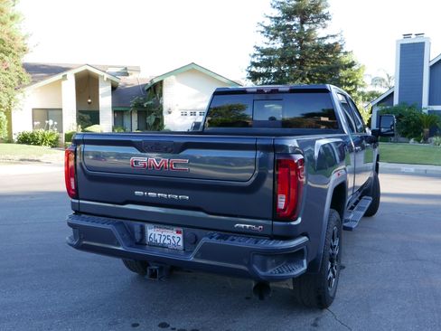 Used 2020 GMC Sierra 2500 AT4 w/ AT4 Premium Package AWD/4WD image 8