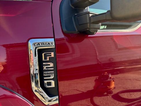 Used 2019 Ford F250 Lariat w/ Lariat Ultimate Package image 11