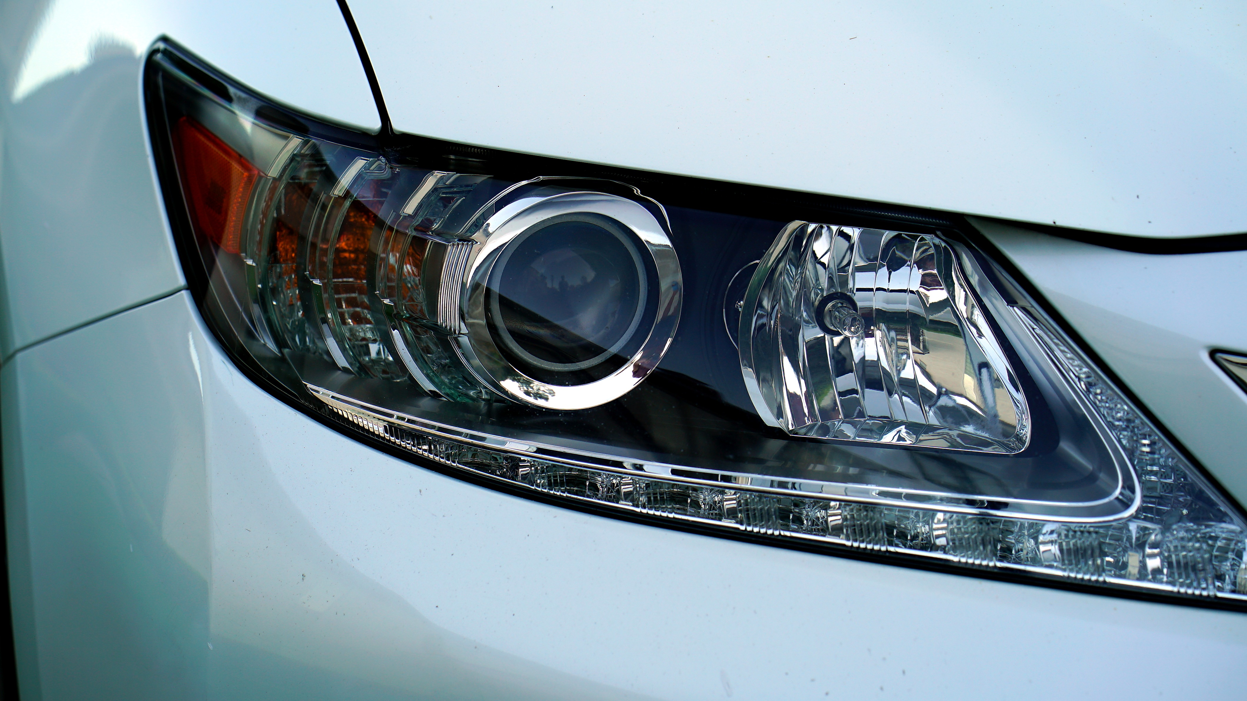 Used 2013 Lexus ES 300h w/ Luxury Pkg FWD image 13