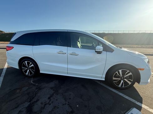 Used 2019 Honda Odyssey Elite image 4