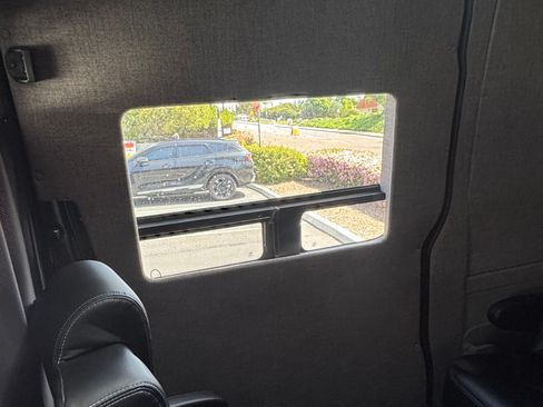 Used 2016 Mercedes-Benz Sprinter 2500 image 13