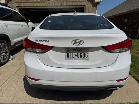 Used 2015 Hyundai Elantra Sport FWD image 2