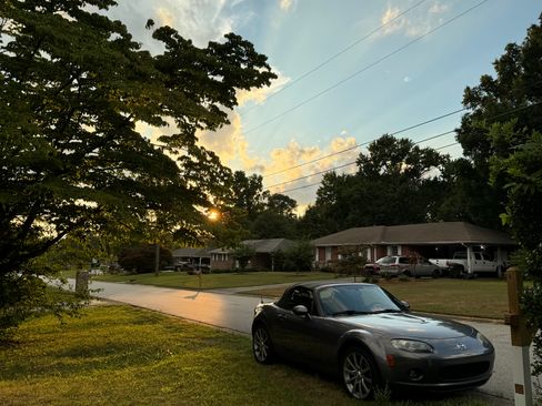 Used 2007 MAZDA MX-5 Miata Touring image 2