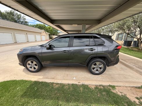Used 2023 Toyota RAV4 XLE FWD image 4