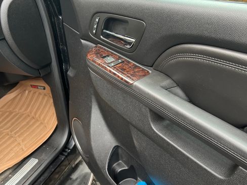 Used 2010 GMC Yukon Denali image 23