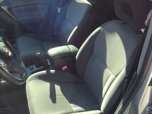 Used 2005 Toyota RAV4 2WD image 11