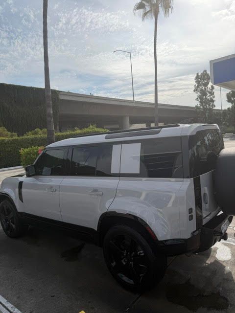 Used 2026 Land Rover Defender 110 X-Dynamic SE AWD/4WD image 15