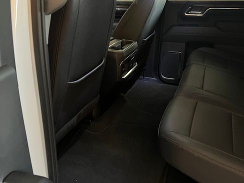 Used 2024 GMC Sierra 3500 SLT w/ SLT Premium Package image 9