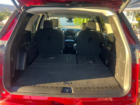 Used 2020 Chevrolet Traverse Premier w/ LPO, Blackout Package image 9