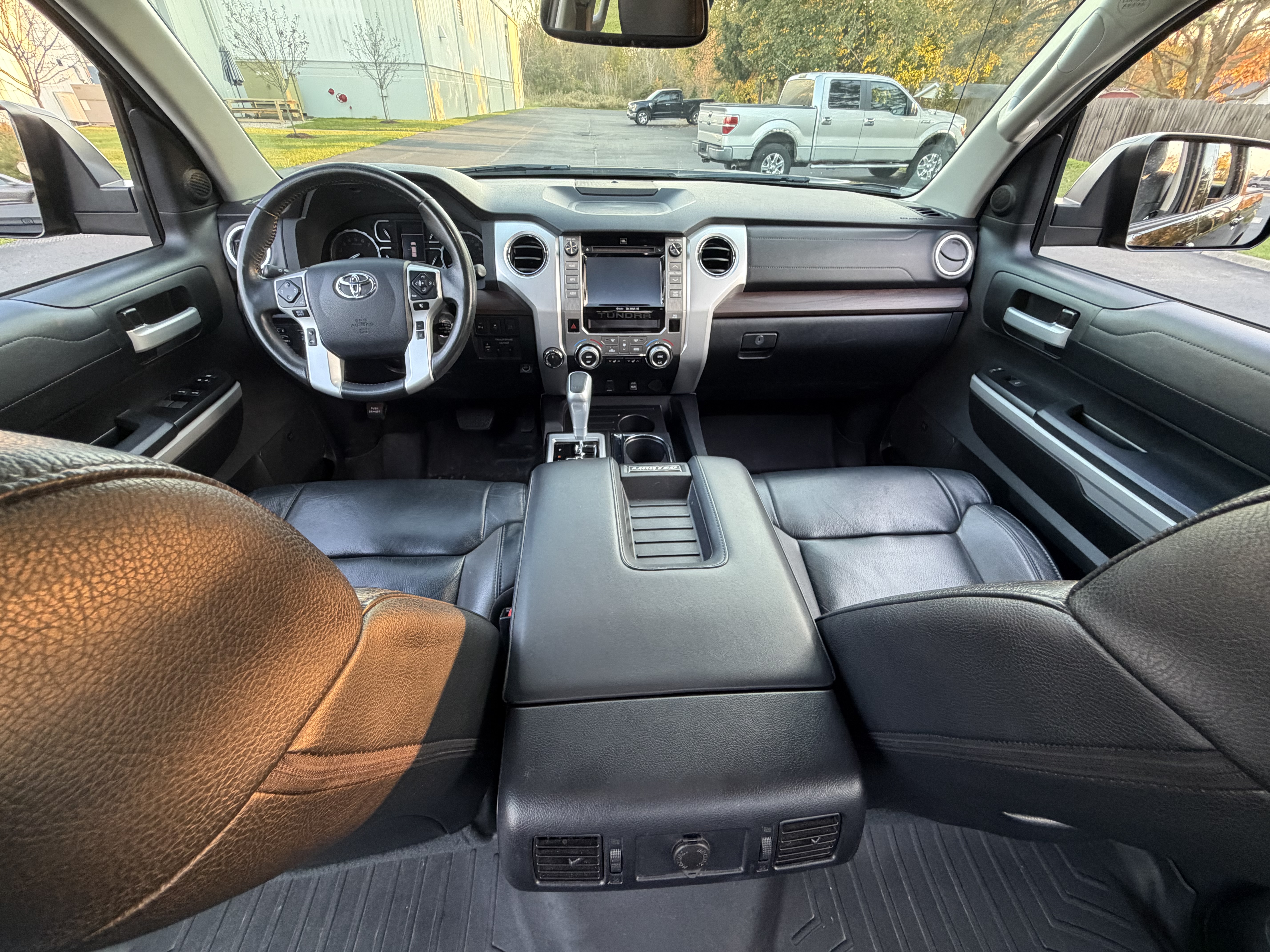 Used 2019 Toyota Tundra Limited w/ Limited Premium Package AWD/4WD image 30