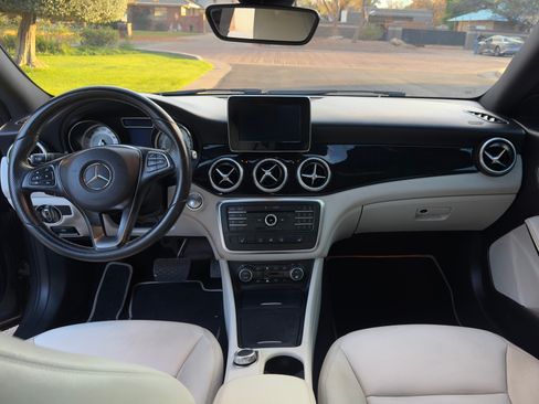 Used 2015 Mercedes-Benz CLA 250 image 16
