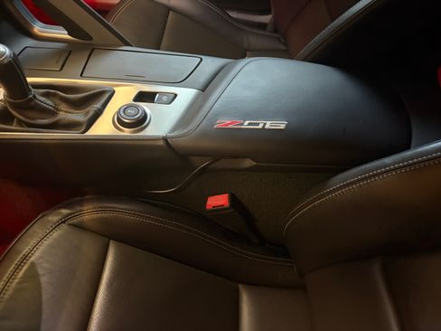 Used 2015 Chevrolet Corvette Z06 w/ 3LZ Preferred Equipment Group RWD image 8