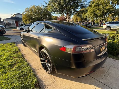 Used 2020 Tesla Model S Long Range Plus image 9