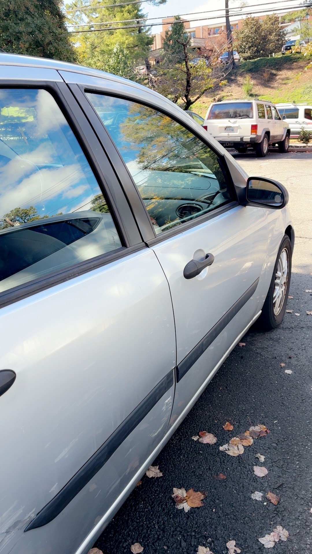 Used 2003 Ford Focus ZX5 Hatchback FWD image 5