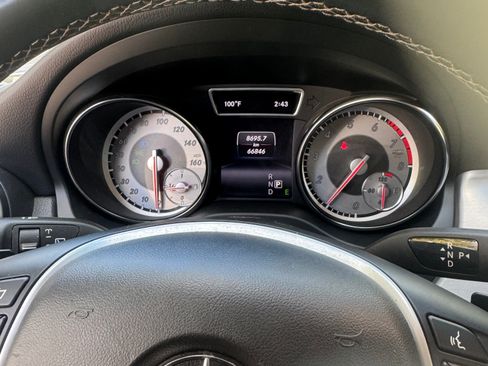 Used 2015 Mercedes-Benz GLA 250 4MATIC image 9