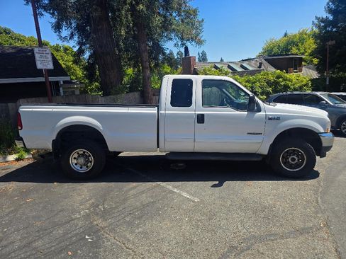 Used 2002 Ford F250 4x4 SuperCab Super Duty image 4