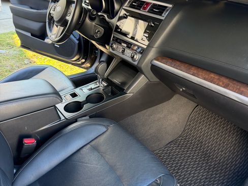 Used 2016 Subaru Outback 2.5i Limited image 9