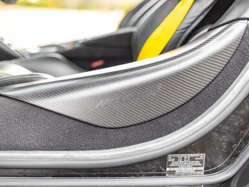 Used 2019 McLaren 720S Performance image 14