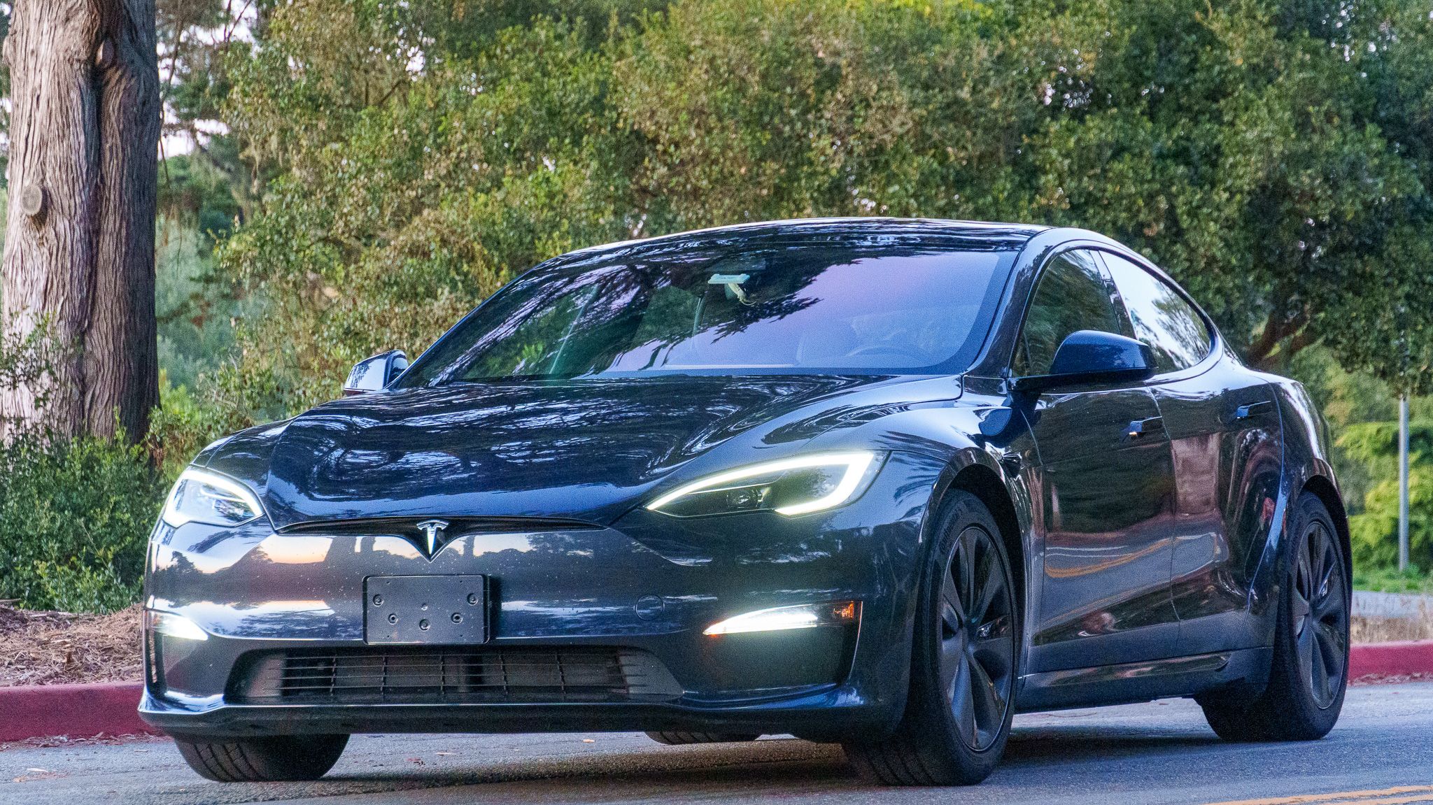 Used 2024 Tesla Model S AWD/4WD image 32