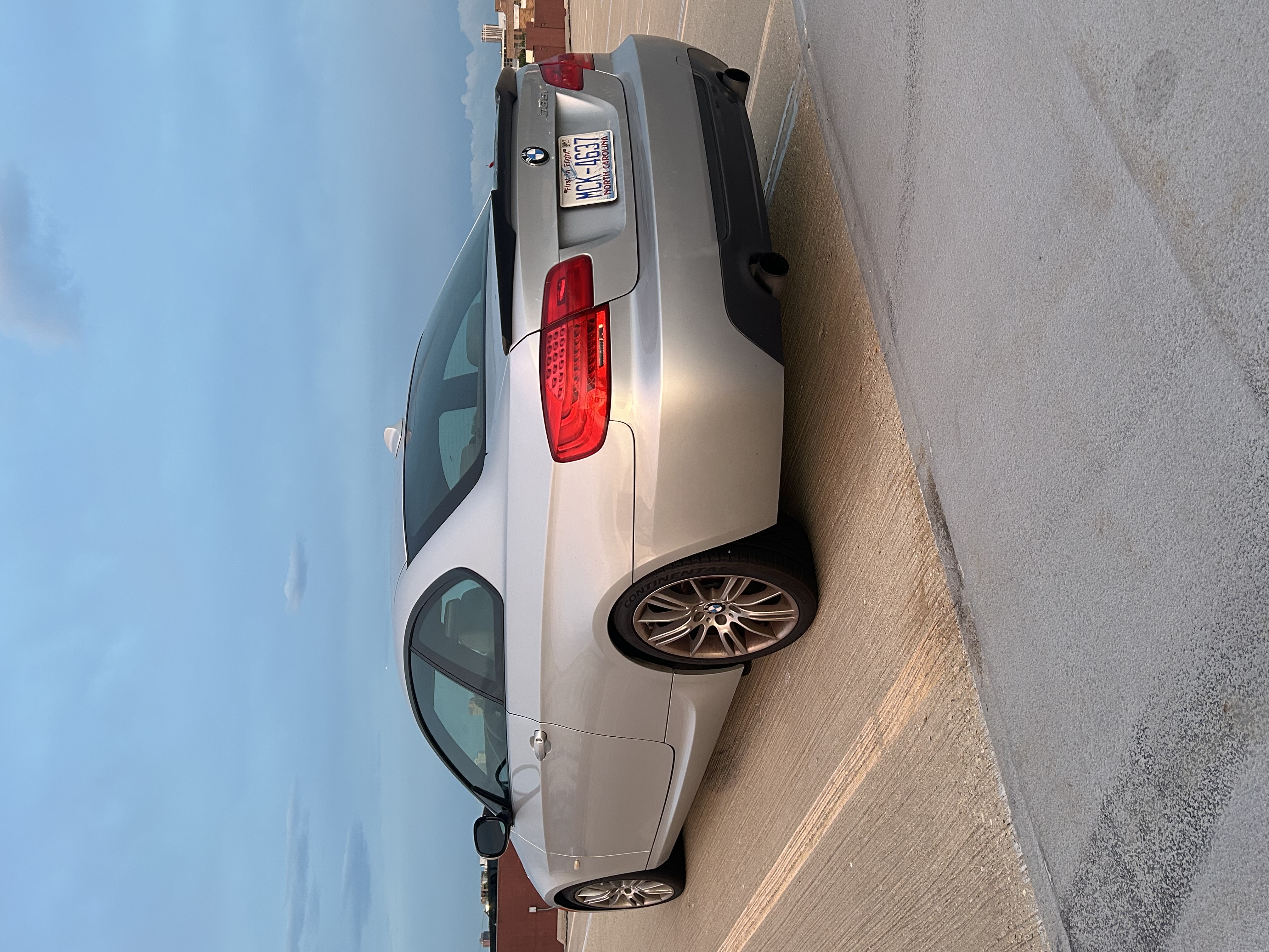 Used 2011 BMW 335i Coupe RWD image 2
