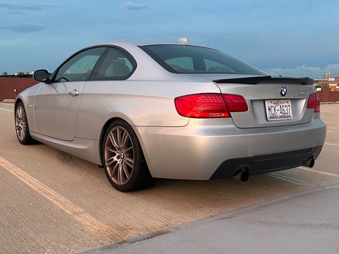 Used 2011 BMW 335i Coupe RWD image 2