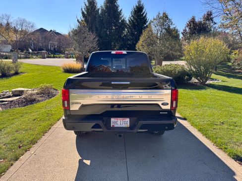 Used 2018 Ford F150 Platinum w/ Equipment Group 701A Luxury image 6