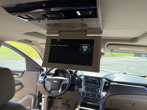 Used 2017 Chevrolet Tahoe Premier RWD image 16