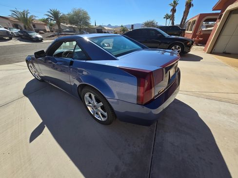 Used 2006 Cadillac XLR image 1