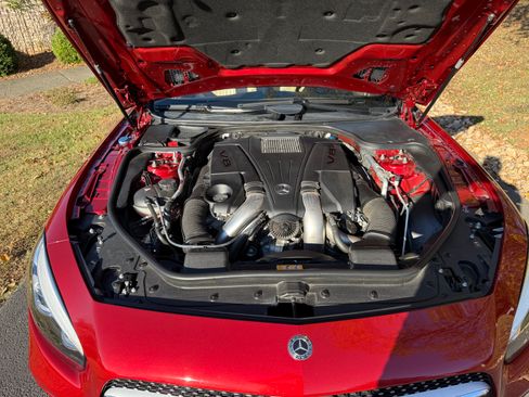 Used 2017 Mercedes-Benz SL 550 image 8