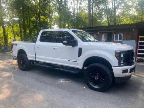 Used 2019 Ford F350 Lariat AWD/4WD image 8