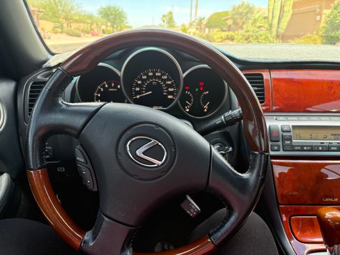 Used 2006 Lexus SC 430 Convertible RWD image 6
