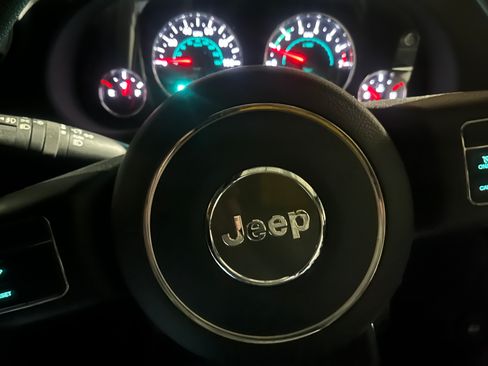 Used 2017 Jeep Wrangler Unlimited Sport AWD/4WD image 16