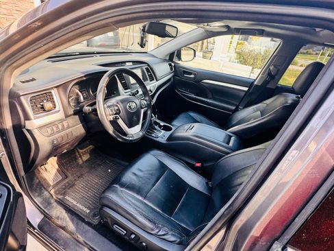 Used 2014 Toyota Highlander XLE AWD/4WD image 6