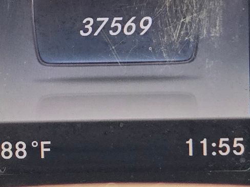 Used 2015 Mercedes-Benz C 300 4MATIC Sedan image 4