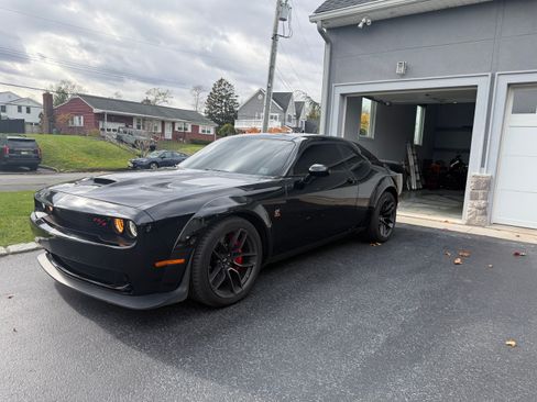 Used 2022 Dodge Challenger R/T Scat Pack RWD image 2