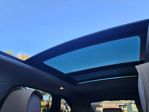 Used 2019 Jaguar F-PACE Premium image 5