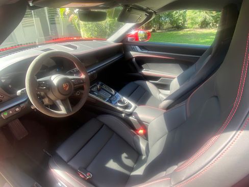 Used 2025 Porsche 911 Carrera image 12