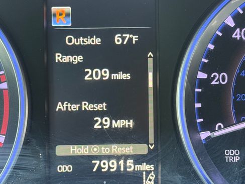 Used 2019 Toyota Highlander XLE image 22