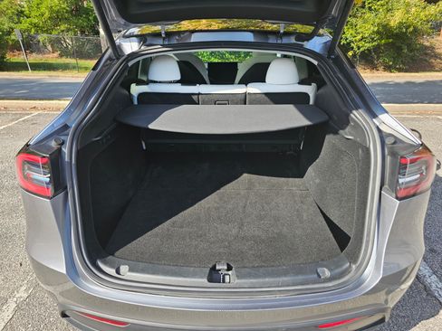 Used 2024 Tesla Model Y Long Range image 22