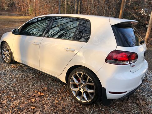 Used 2014 Volkswagen GTI Wolfsburg Edition image 4