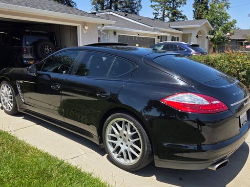 Used 2013 Porsche Panamera 4 Platinum Edition image 1