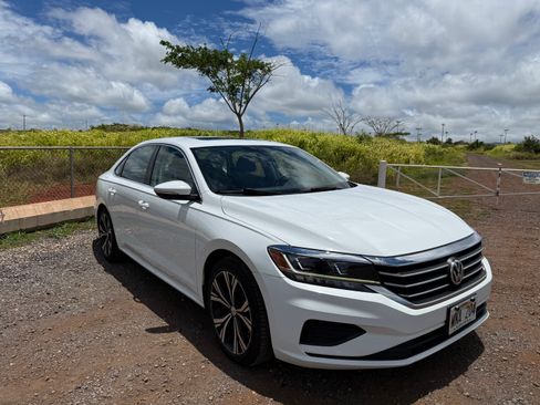 Used 2021 Volkswagen Passat 2.0T SE FWD image 16
