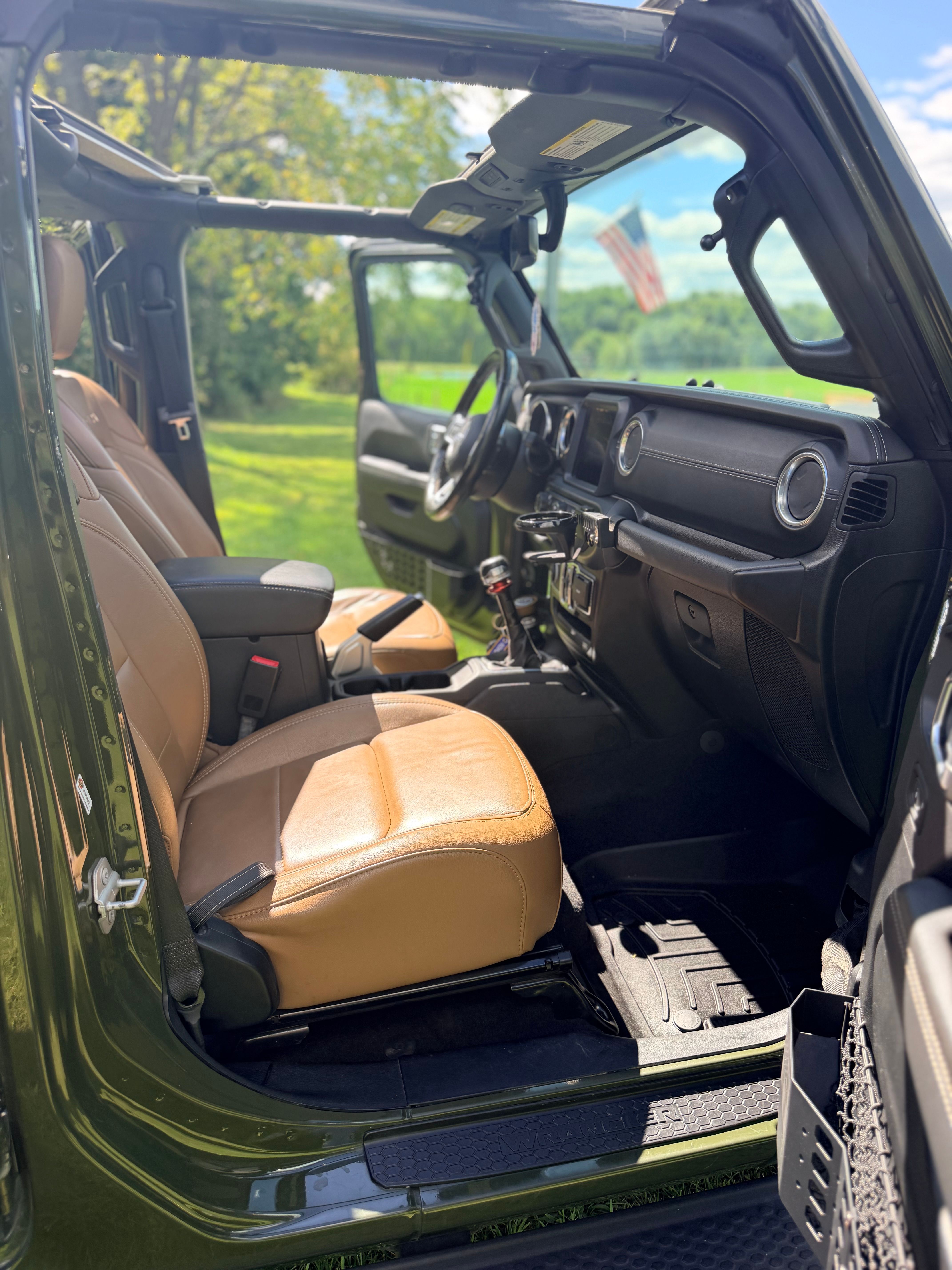 Used 2021 Jeep Wrangler Unlimited Sahara w/ Uconnect 4C Nav & Sound Group AWD/4WD image 22