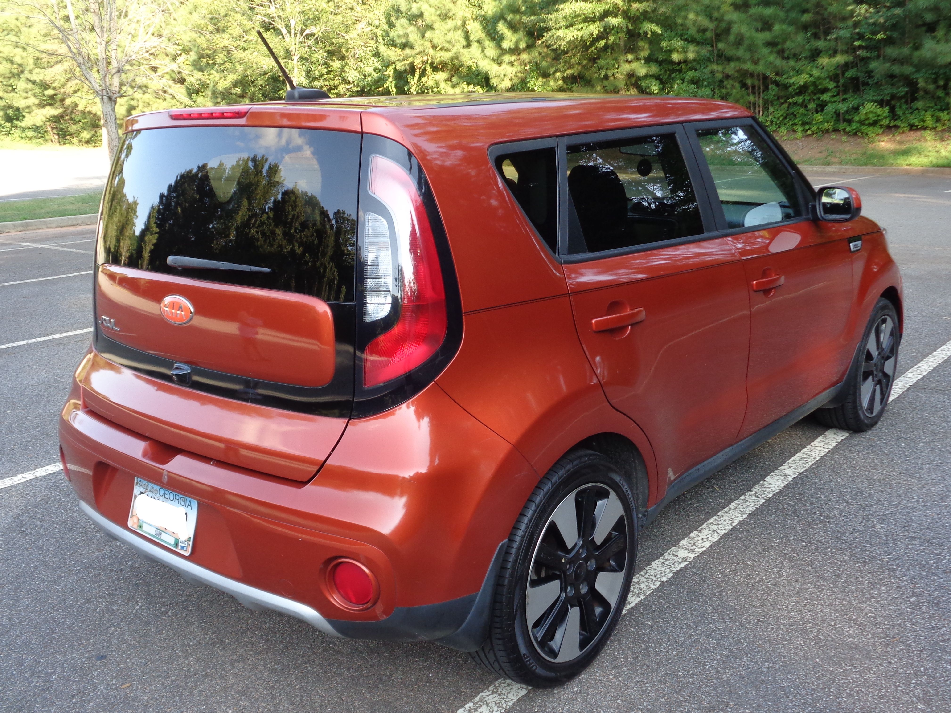Used 2018 Kia Soul + FWD image 9