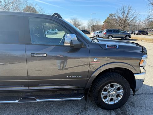 Used 2019 RAM 3500 Laramie image 13