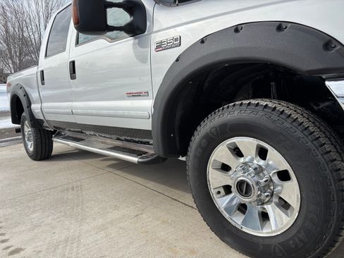 Used 2004 Ford F350 Lariat image 2