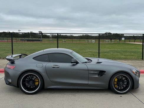 Used 2018 Mercedes-Benz AMG GT R image 1