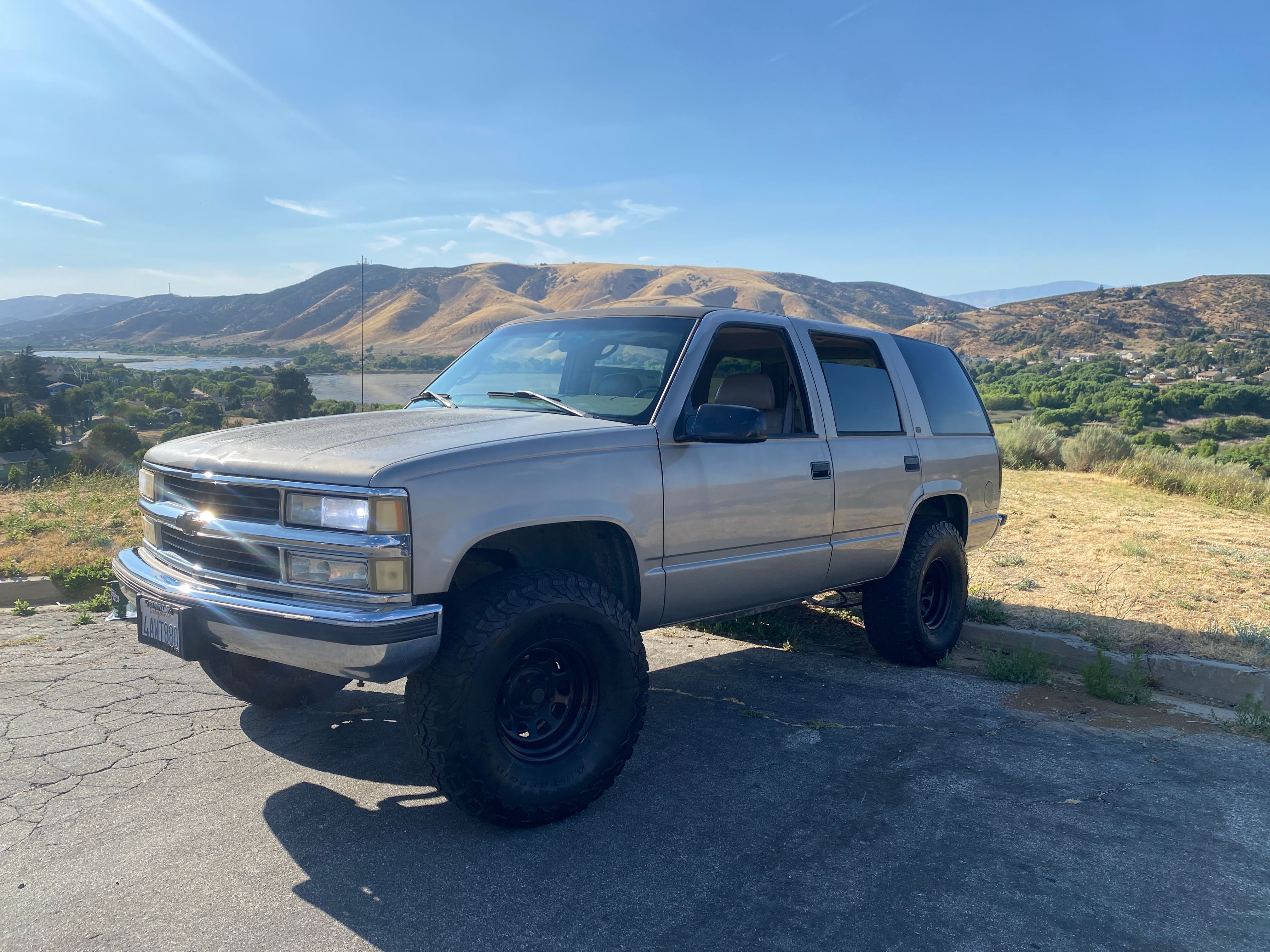 Used 1999 Chevrolet Tahoe 2WD w/ Comfort & Security Pkg image 1