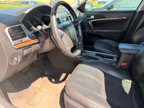 Used 2012 Lincoln MKZ image 4